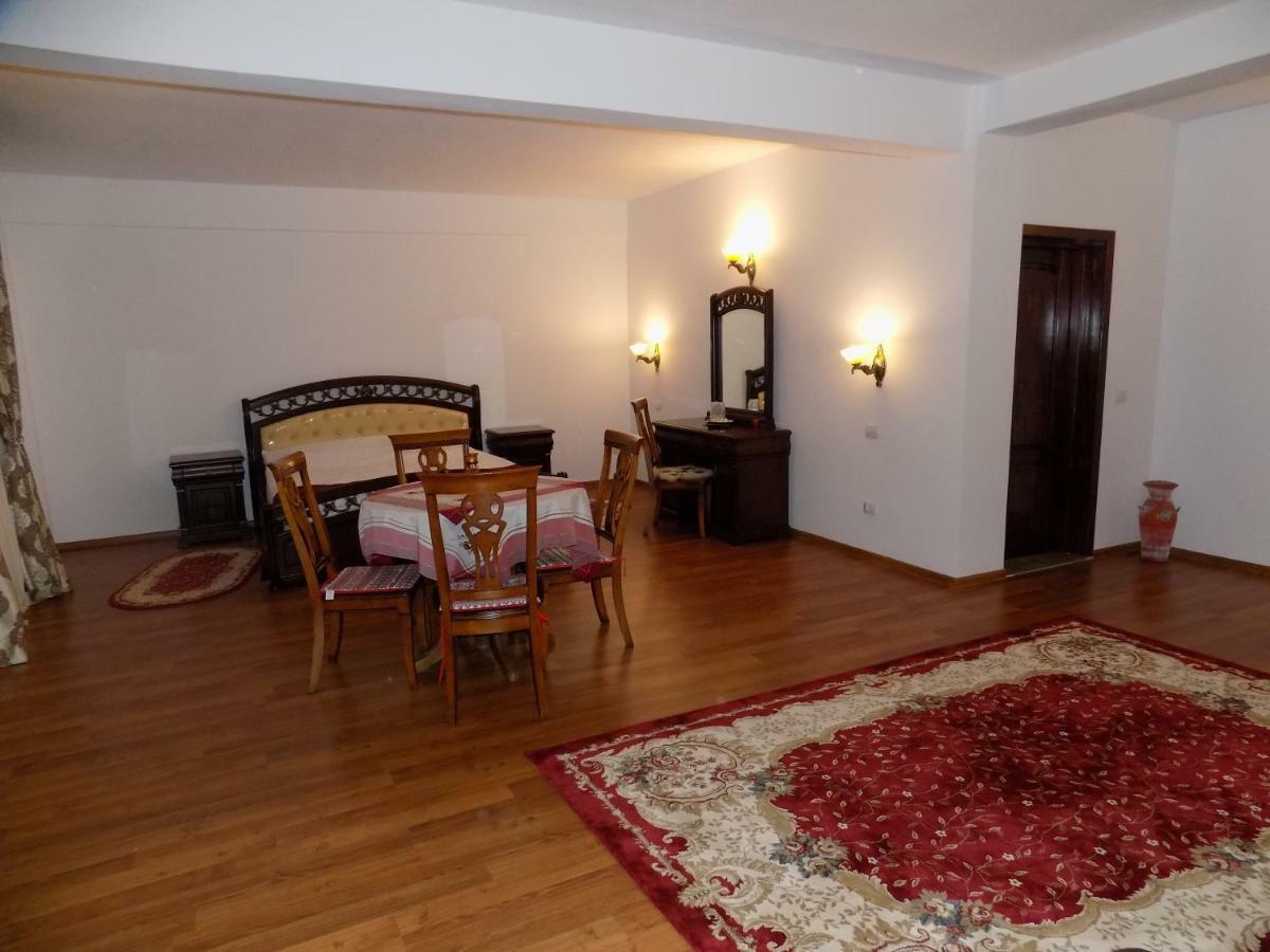 Tango Margo Hotell Valea Lupului  Exteriör bild