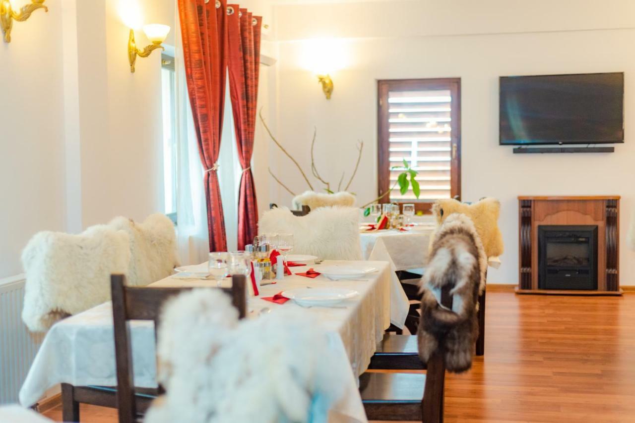 Tango Margo Hotell Valea Lupului  Exteriör bild