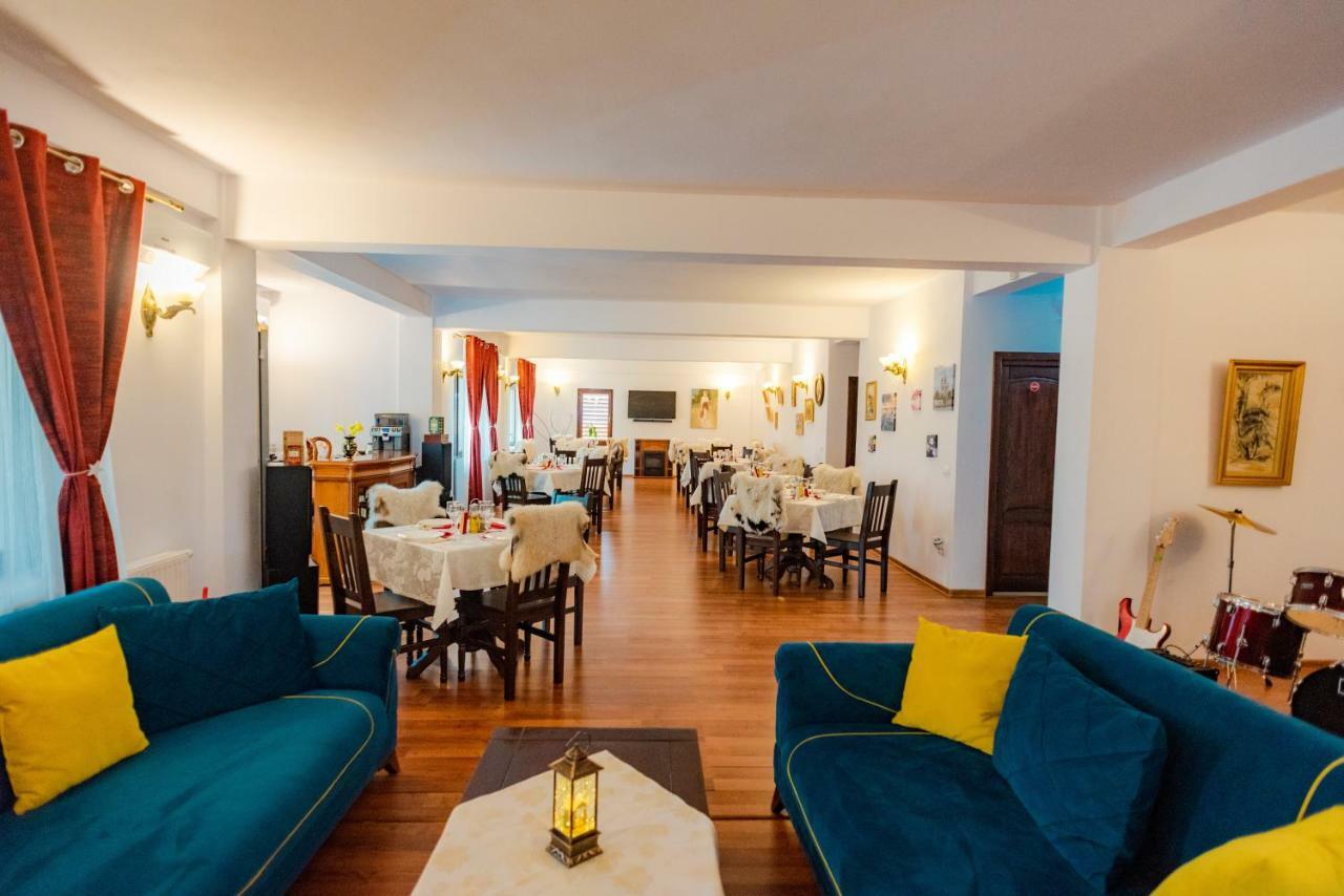 Tango Margo Hotell Valea Lupului  Exteriör bild