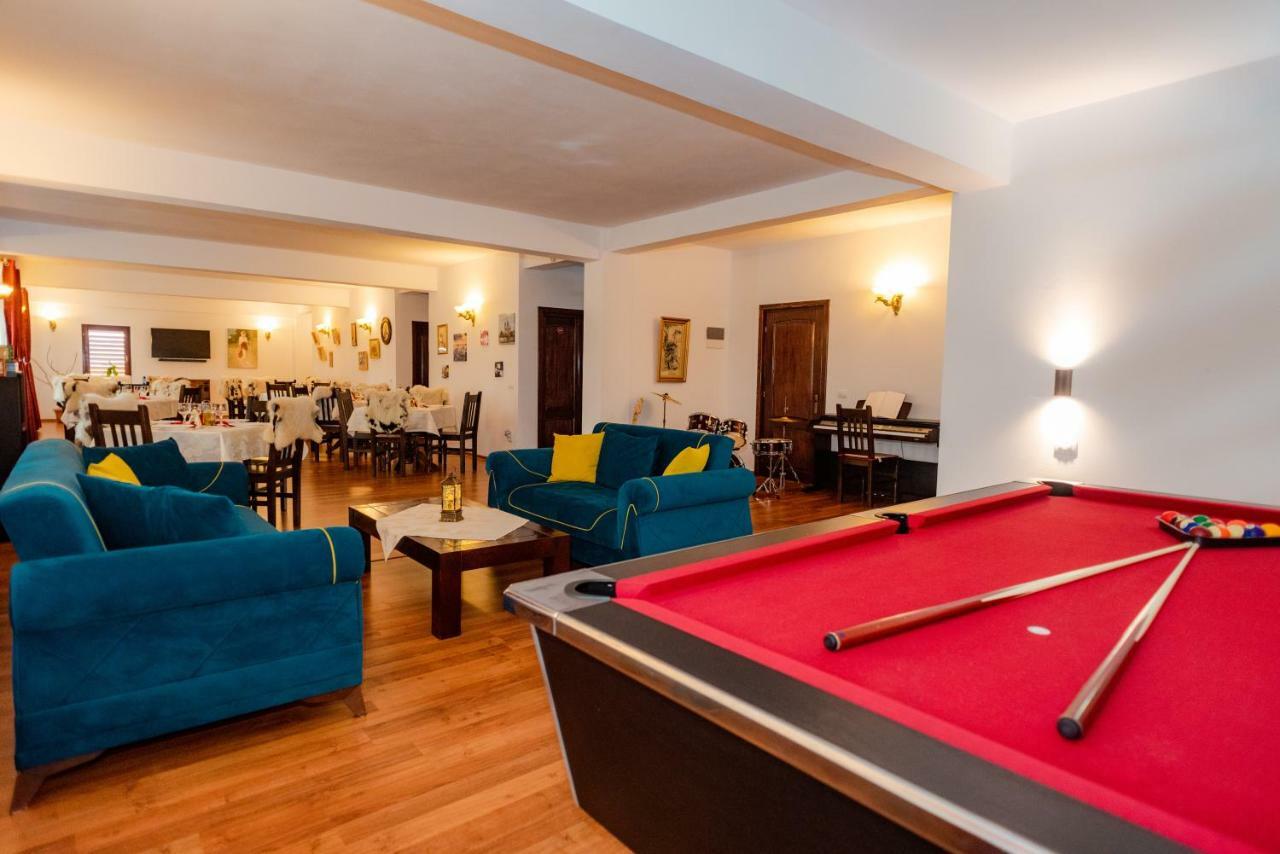Tango Margo Hotell Valea Lupului  Exteriör bild