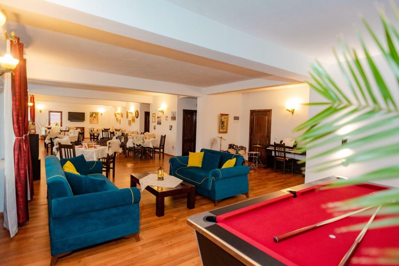 Tango Margo Hotell Valea Lupului  Exteriör bild