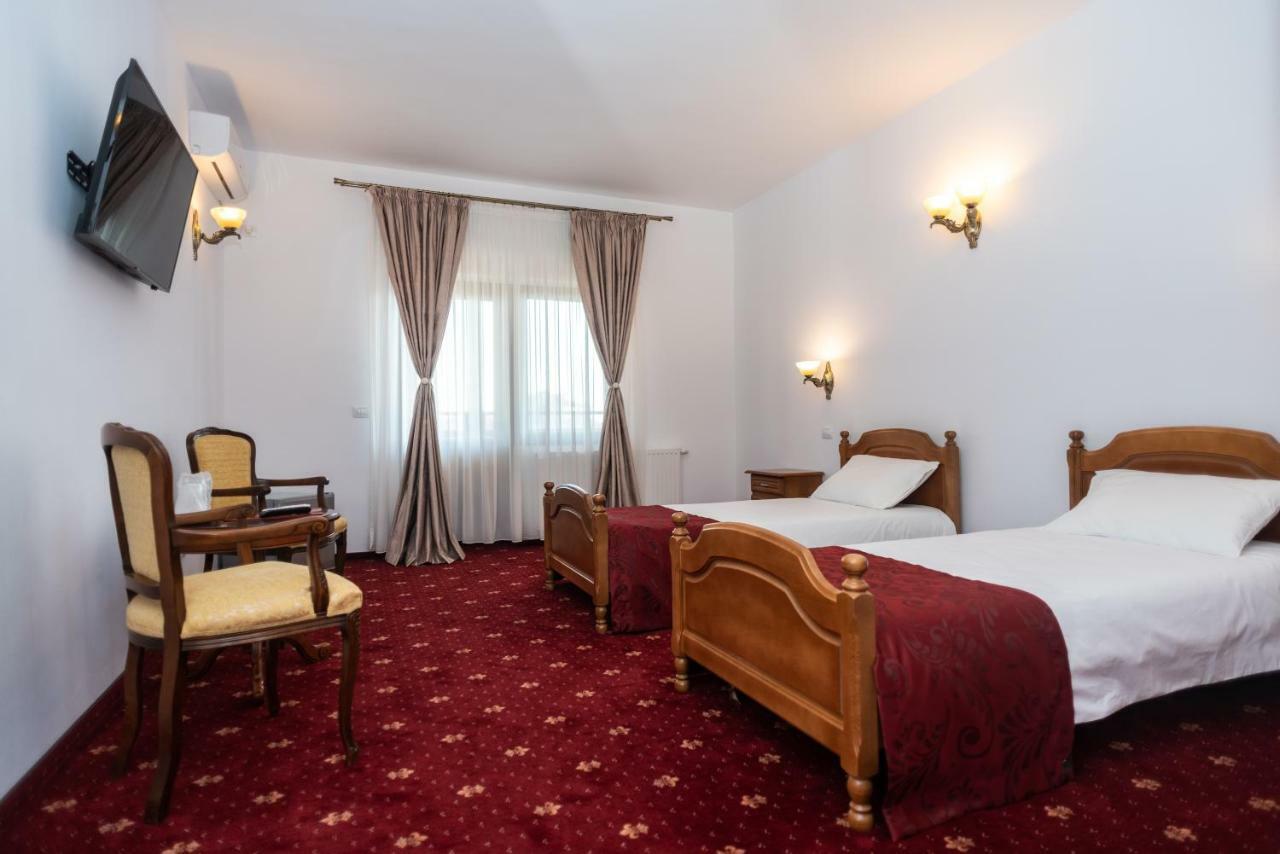 Tango Margo Hotell Valea Lupului  Exteriör bild