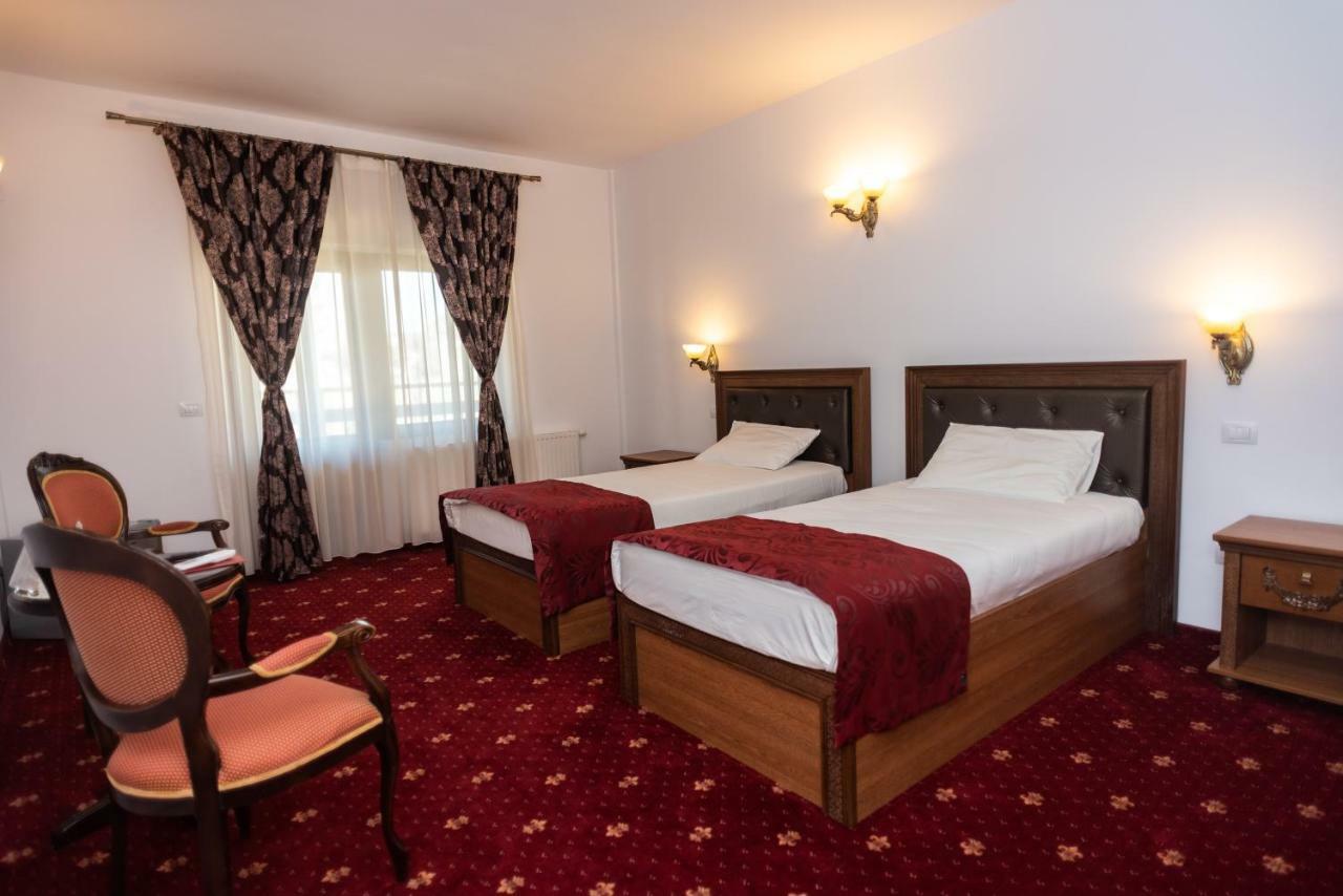 Tango Margo Hotell Valea Lupului  Exteriör bild