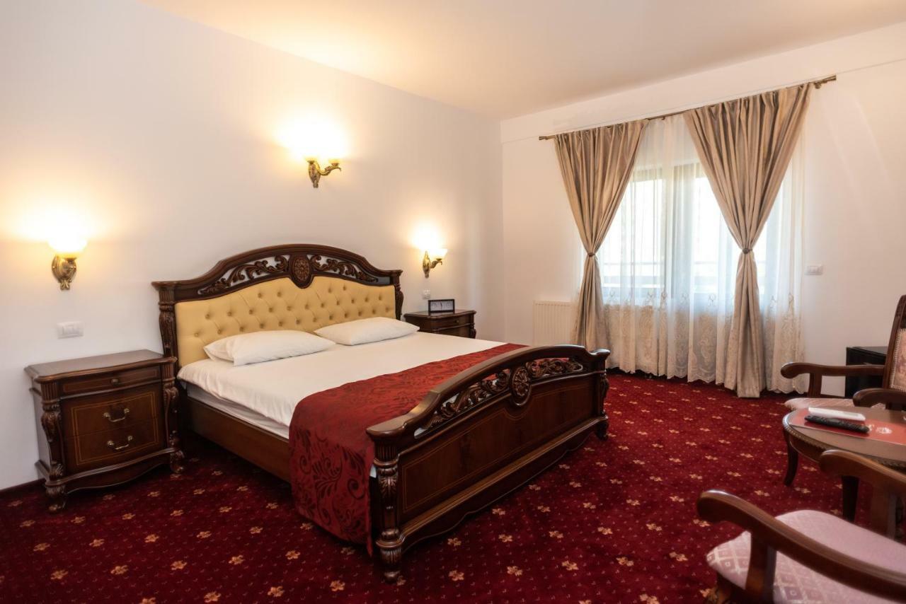 Tango Margo Hotell Valea Lupului  Exteriör bild