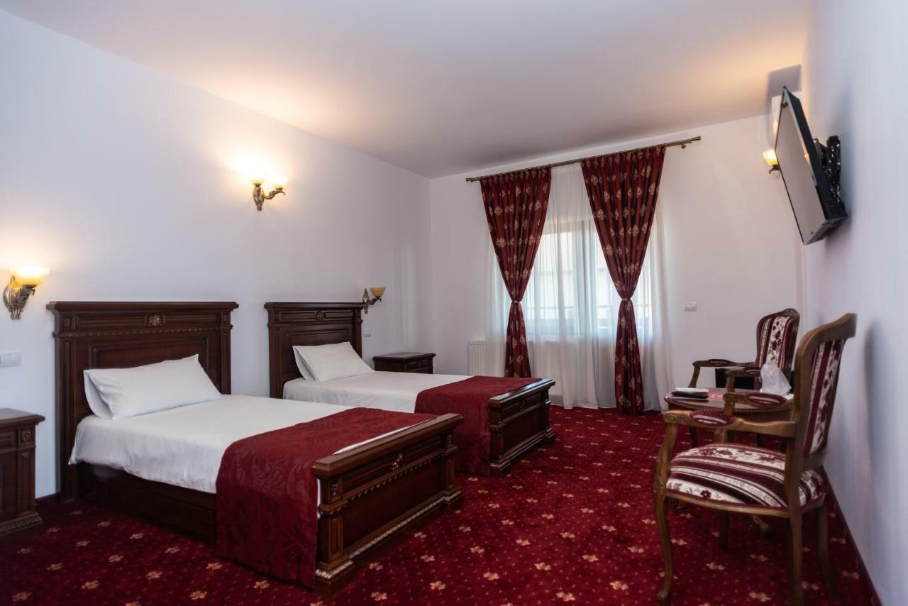 Tango Margo Hotell Valea Lupului  Exteriör bild