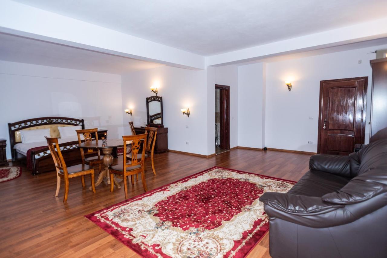 Tango Margo Hotell Valea Lupului  Exteriör bild
