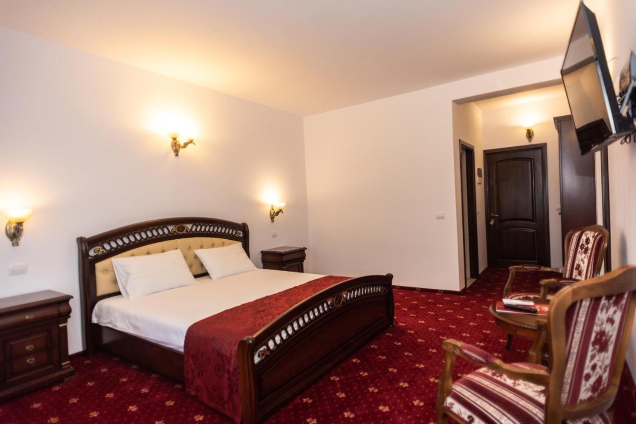 Tango Margo Hotell Valea Lupului  Exteriör bild